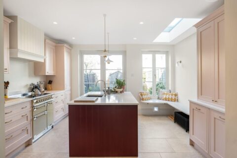 <b>Home Extension Experts</b> in London