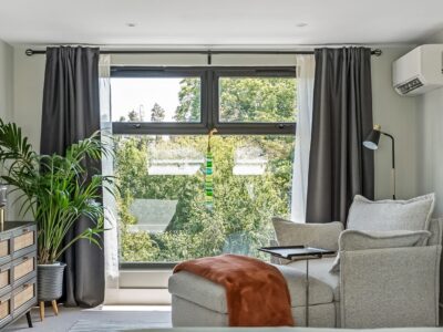 Qualified About Us experts near London